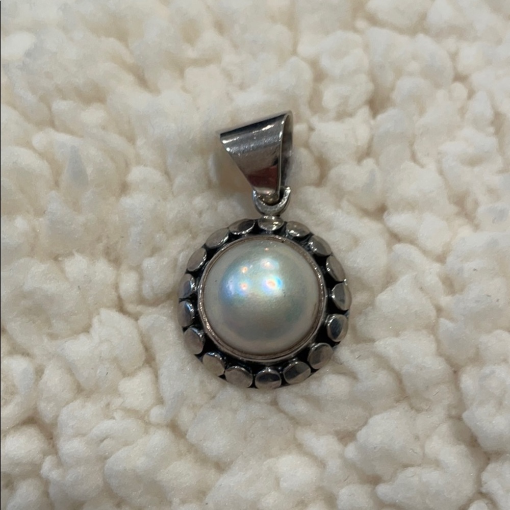 Silver Pearl-like Pendant